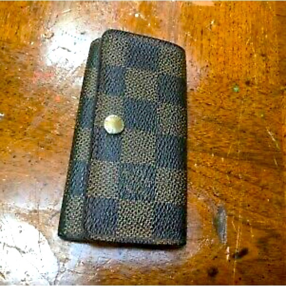 Louis Vuitton Accessories - Authentic Louis Vuitton brown damier 4 keys holders